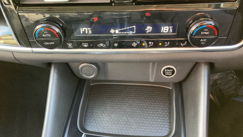 Nissan Qashqai 1.3 DiG-T MH N-Connecta 5dr Petrol Hatchback